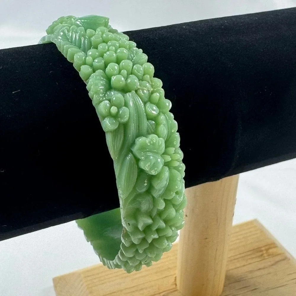 Vintage Celluloid Green Carved Floral Bangle Bracelet '20s-40s 7.75
